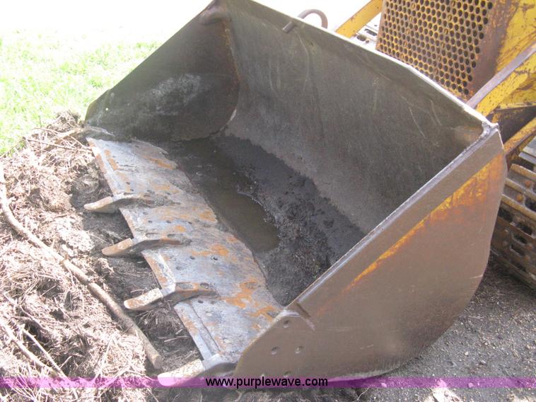 image for item A6239 Caterpillar 933 track loader