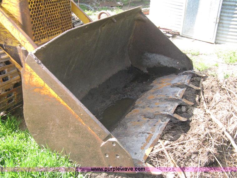 image for item A6239 Caterpillar 933 track loader