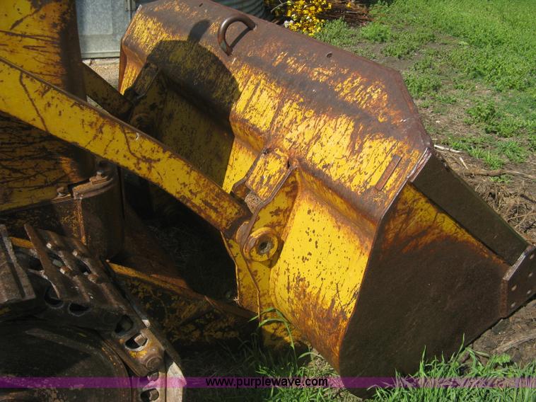 image for item A6239 Caterpillar 933 track loader