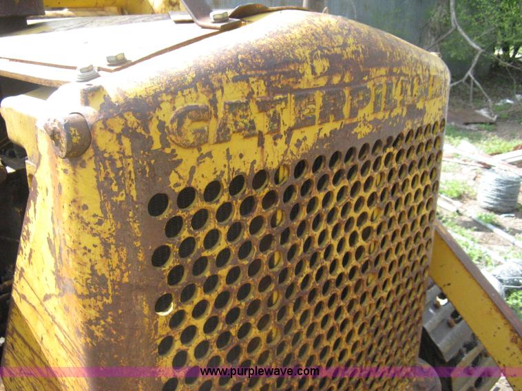 image for item A6239 Caterpillar 933 track loader