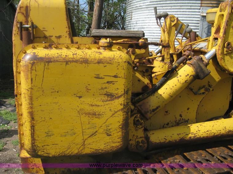 image for item A6239 Caterpillar 933 track loader