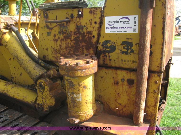 image for item A6239 Caterpillar 933 track loader