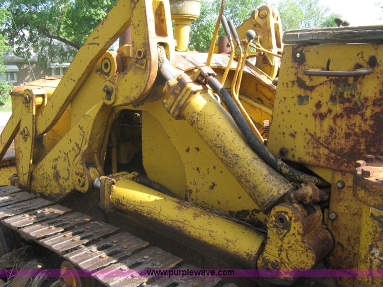 image for item A6239 Caterpillar 933 track loader