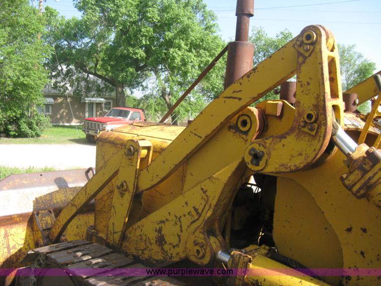image for item A6239 Caterpillar 933 track loader