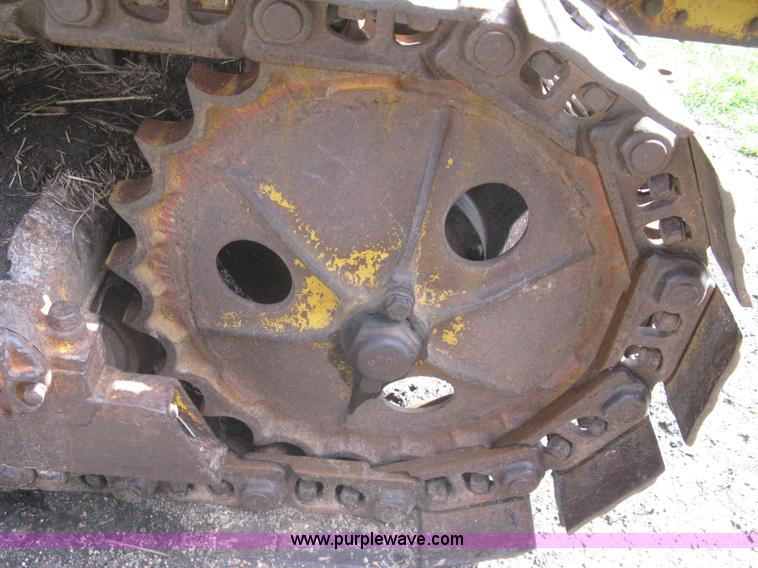 image for item A6239 Caterpillar 933 track loader