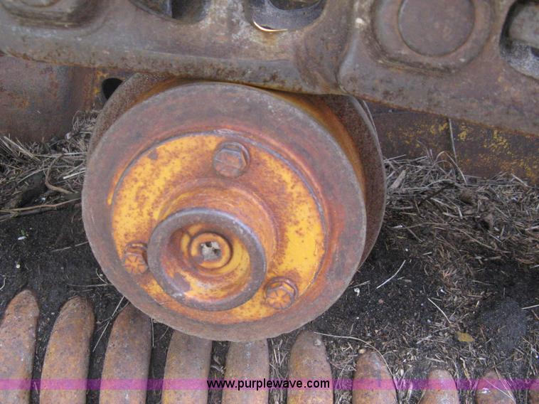 image for item A6239 Caterpillar 933 track loader