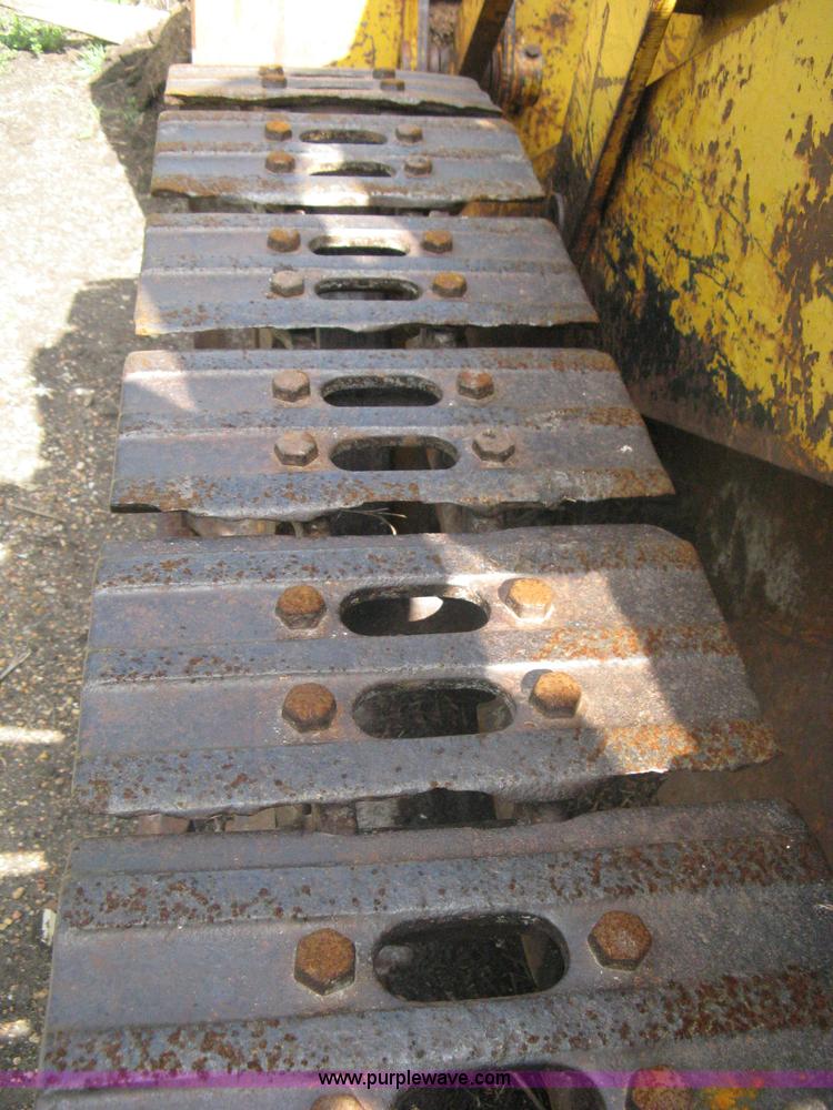 image for item A6239 Caterpillar 933 track loader