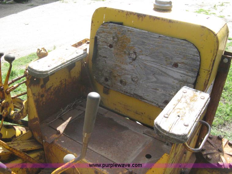 image for item A6239 Caterpillar 933 track loader