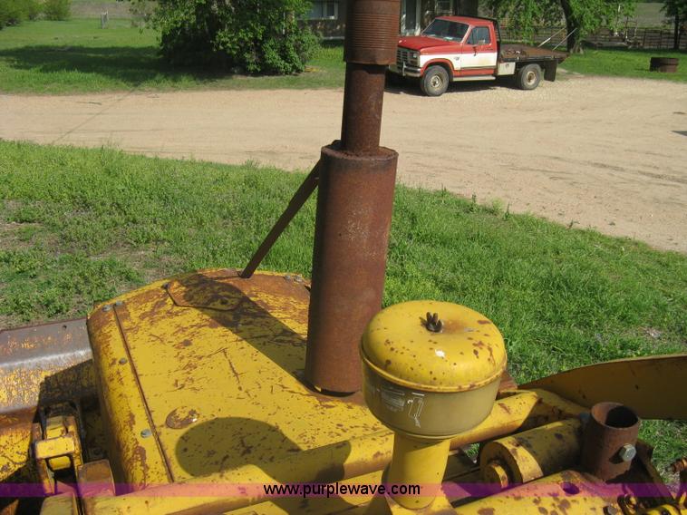 image for item A6239 Caterpillar 933 track loader