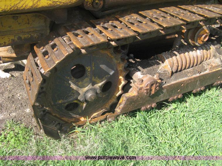 image for item A6239 Caterpillar 933 track loader