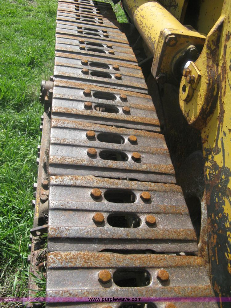 image for item A6239 Caterpillar 933 track loader