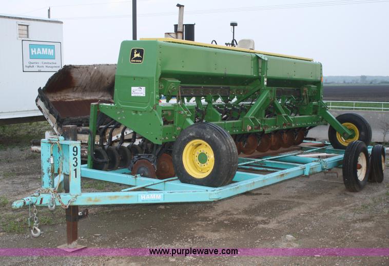image for item A6784 John Deere 515 drill with carrier