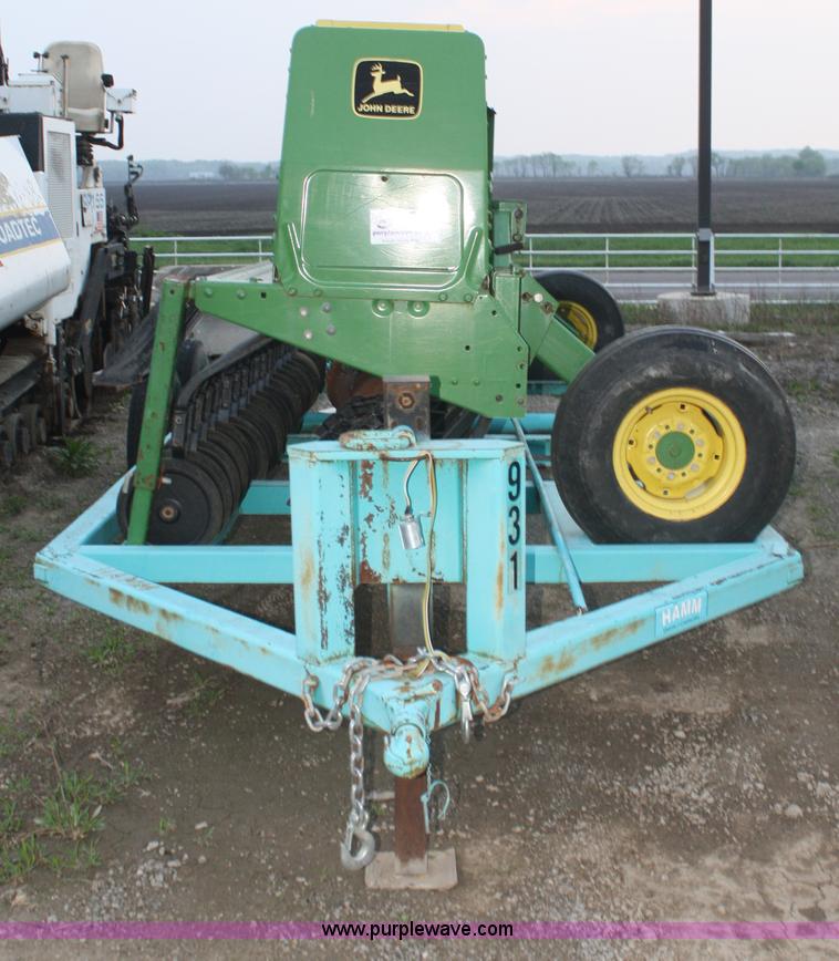 image for item A6784 John Deere 515 drill with carrier
