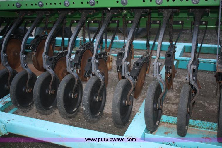 image for item A6784 John Deere 515 drill with carrier