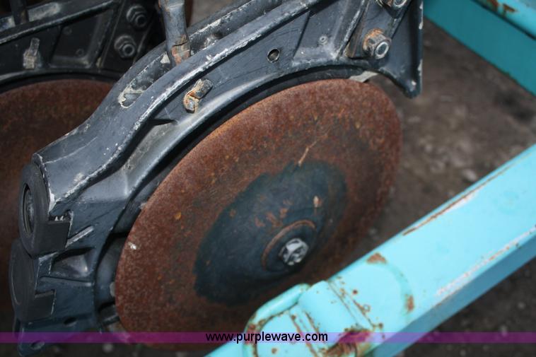 image for item A6784 John Deere 515 drill with carrier