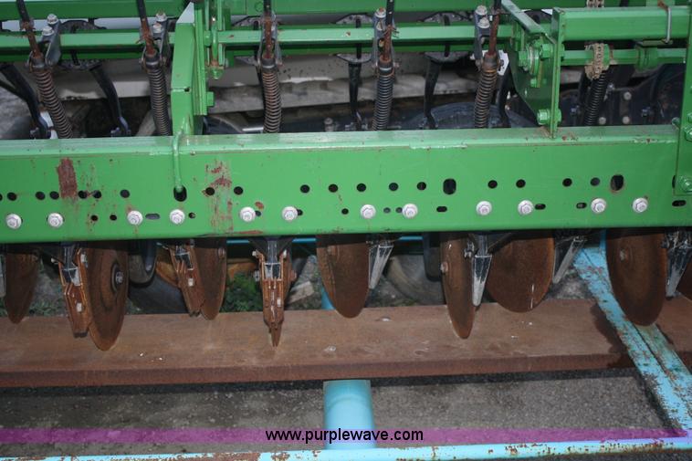 image for item A6784 John Deere 515 drill with carrier