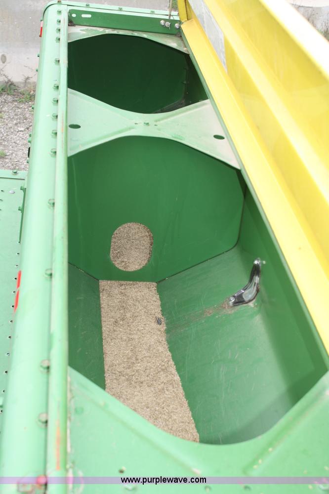 image for item A6784 John Deere 515 drill with carrier
