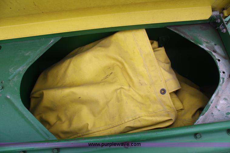 image for item A6784 John Deere 515 drill with carrier