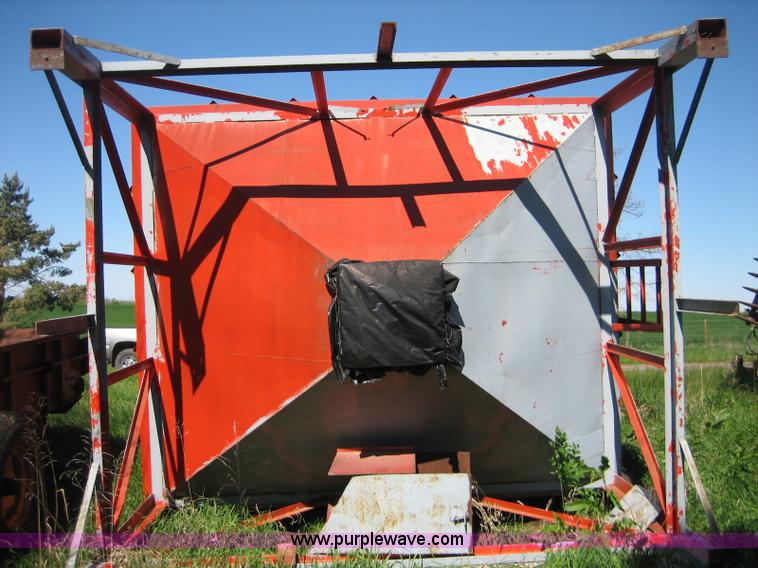 image for item B1191 Lowery hopper bin