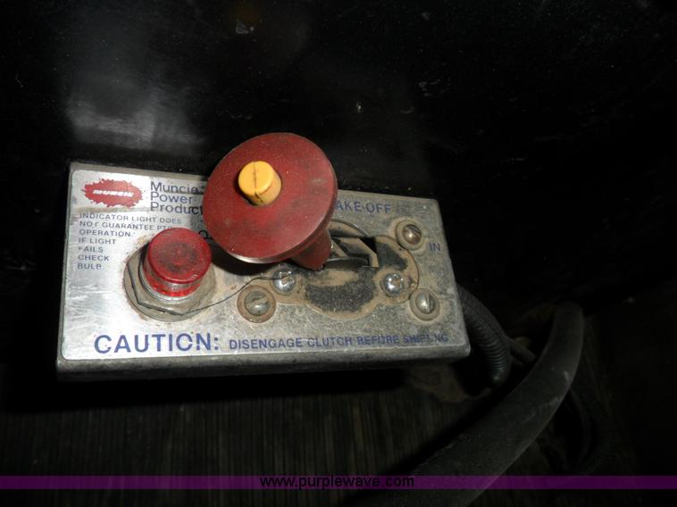 image for item B1199 2005 Kenworth T800 semi truck