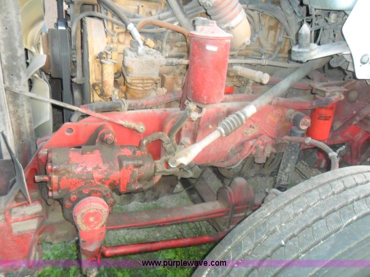 image for item B1199 2005 Kenworth T800 semi truck