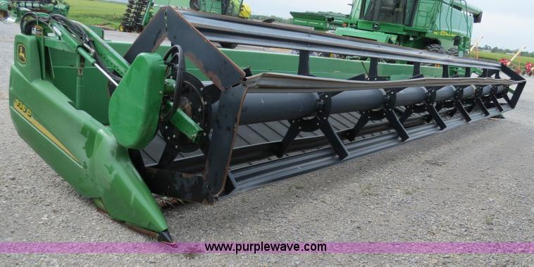 image for item B2287 2000 John Deere 936D 36' draper head