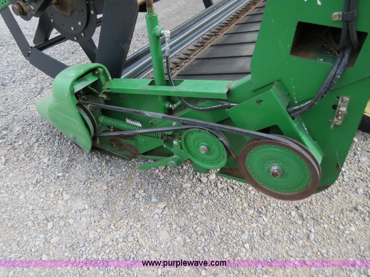 image for item B2287 2000 John Deere 936D 36' draper head