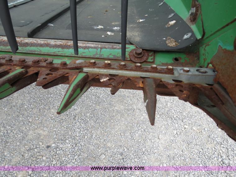 image for item B2287 2000 John Deere 936D 36' draper head