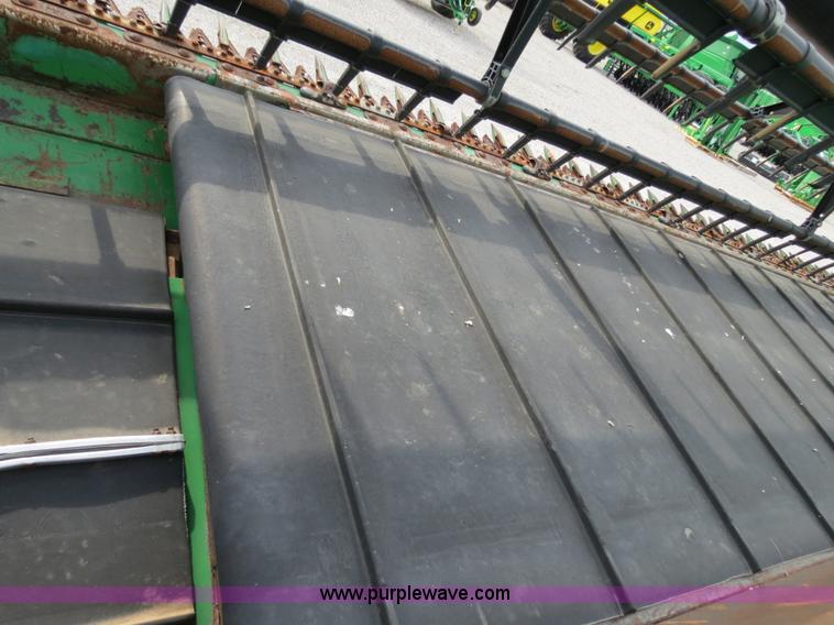 image for item B2287 2000 John Deere 936D 36' draper head