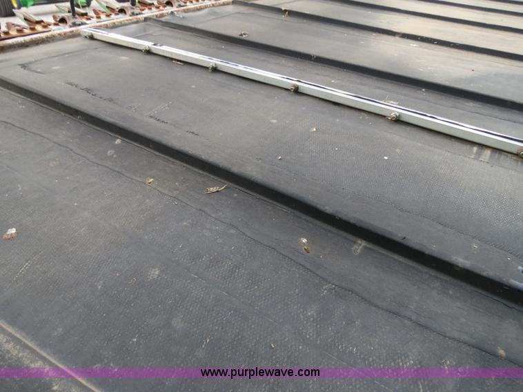 image for item B2287 2000 John Deere 936D 36' draper head