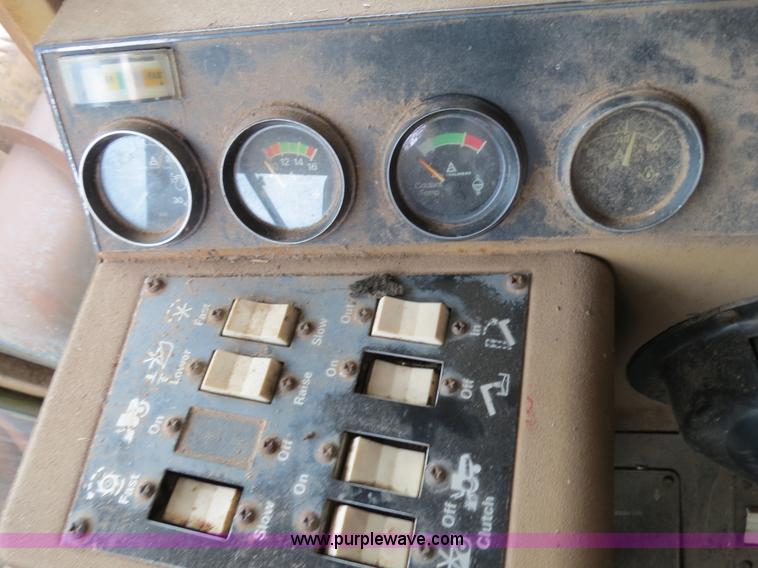 image for item B2318 1983 Gleaner N6 Series Three Combine