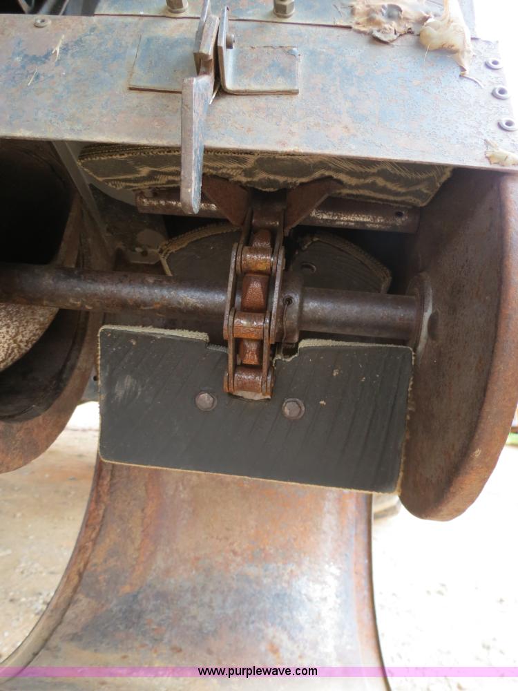 image for item B2318 1983 Gleaner N6 Series Three Combine