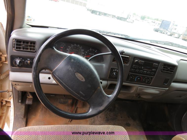 image for item B2321 1999 Ford F350 pickup truck