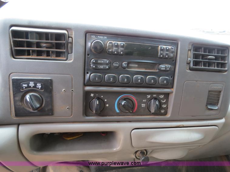 image for item B2321 1999 Ford F350 pickup truck