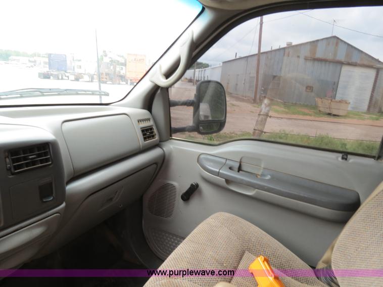 image for item B2321 1999 Ford F350 pickup truck