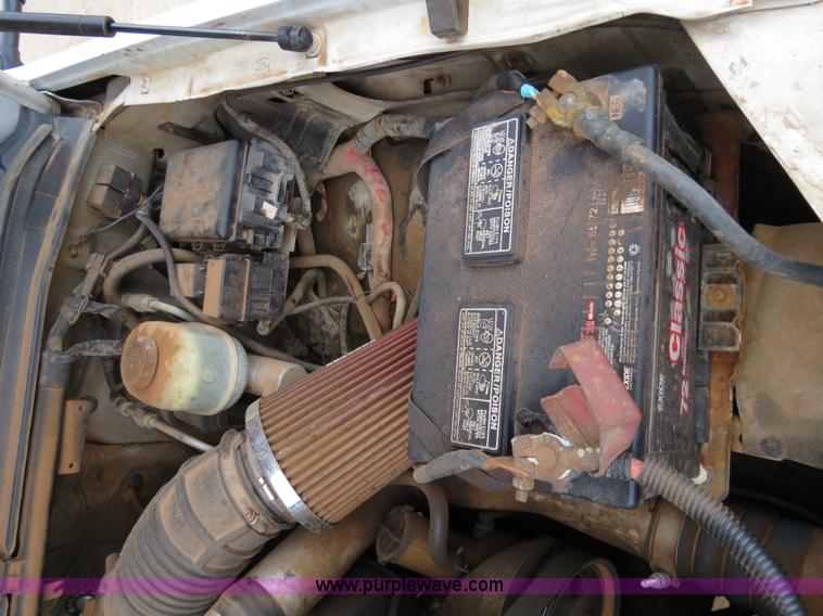 image for item B2321 1999 Ford F350 pickup truck