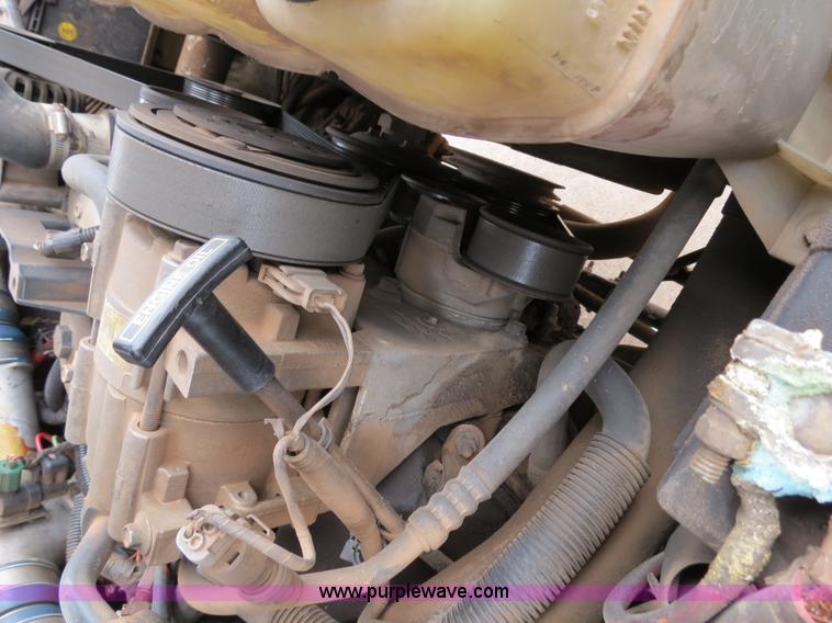 image for item B2321 1999 Ford F350 pickup truck