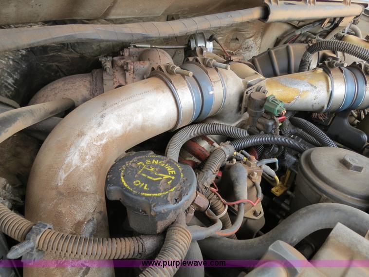 image for item B2321 1999 Ford F350 pickup truck