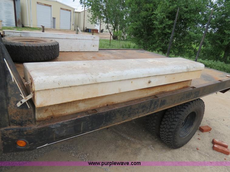 image for item B2321 1999 Ford F350 pickup truck