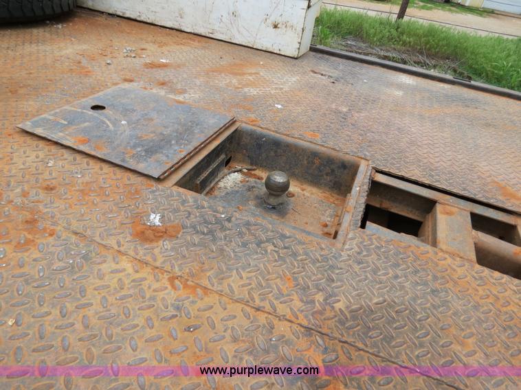 image for item B2321 1999 Ford F350 pickup truck