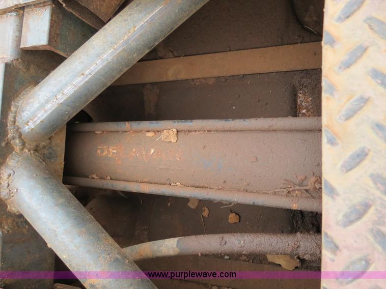 image for item B2321 1999 Ford F350 pickup truck