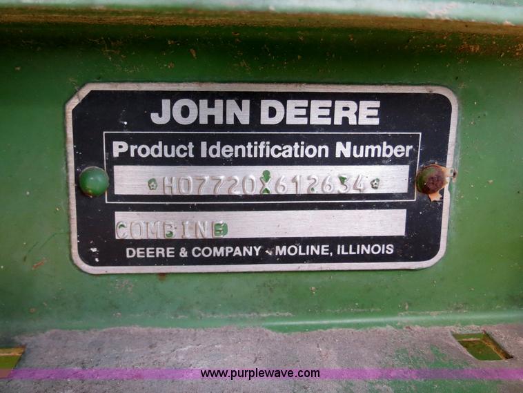 image for item B2345 1986 John Deere 7720 Titan II combine
