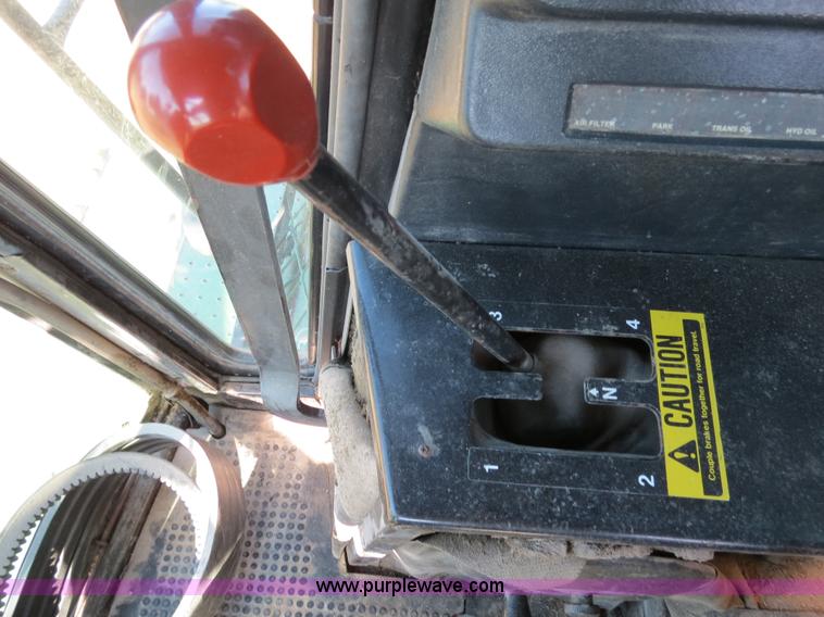 image for item B2345 1986 John Deere 7720 Titan II combine