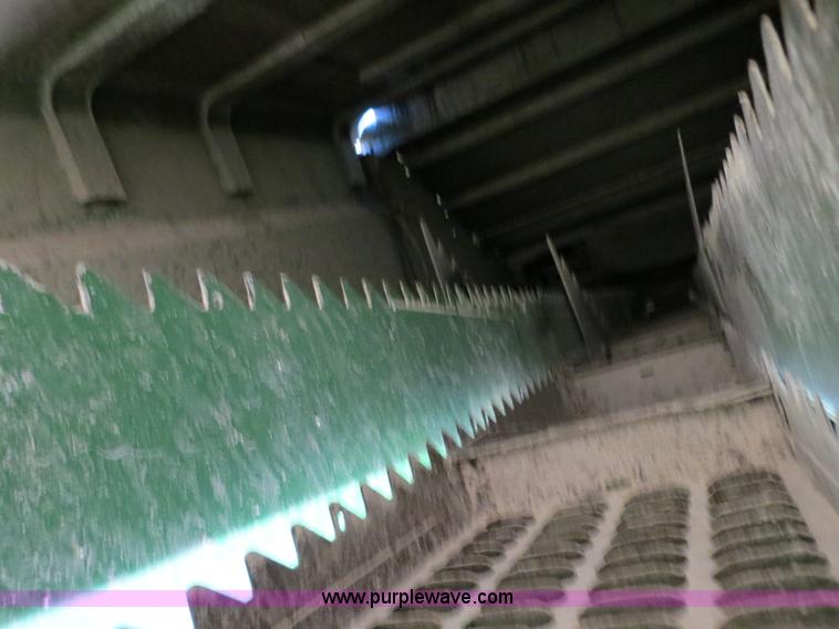 image for item B2345 1986 John Deere 7720 Titan II combine