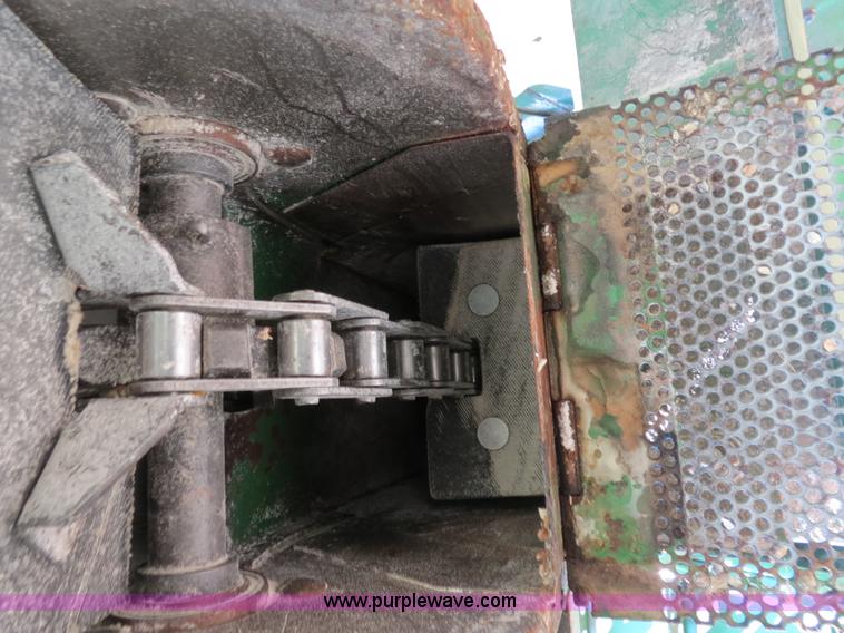 image for item B2345 1986 John Deere 7720 Titan II combine