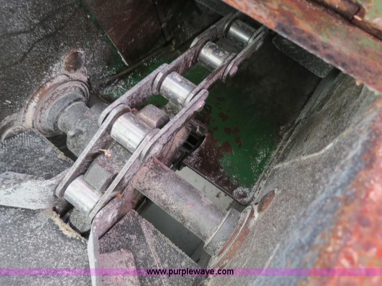 image for item B2345 1986 John Deere 7720 Titan II combine