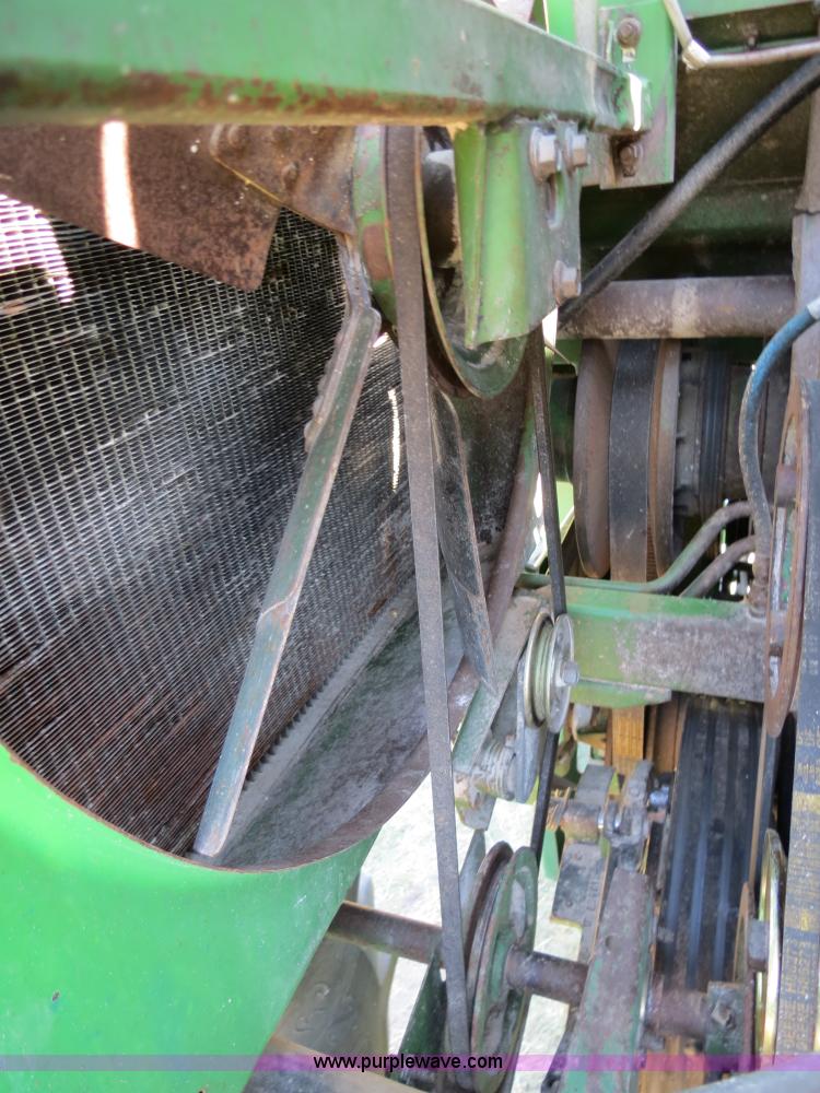 image for item B2345 1986 John Deere 7720 Titan II combine