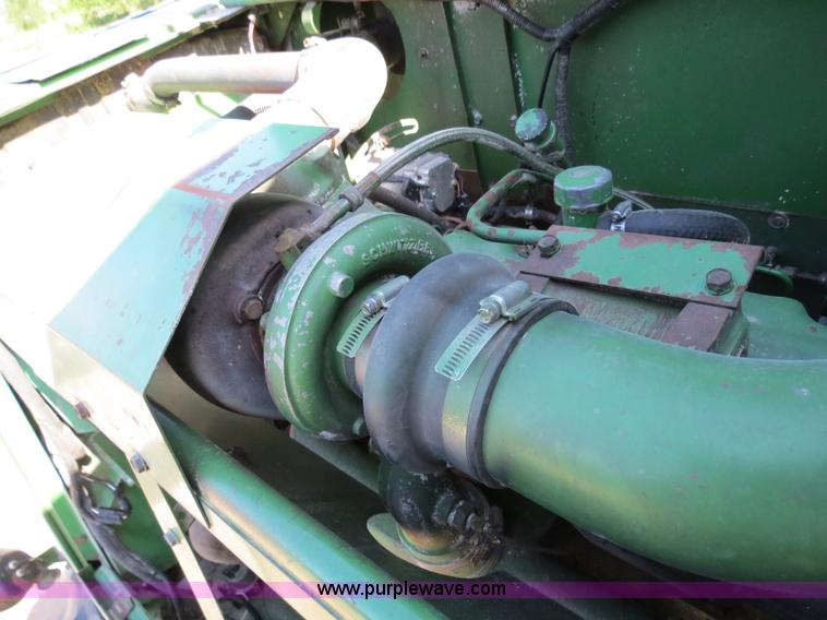 image for item B2345 1986 John Deere 7720 Titan II combine