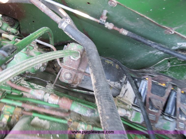 image for item B2345 1986 John Deere 7720 Titan II combine