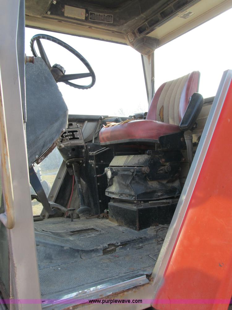 image for item B2631 1980 Massey-Ferguson 2705 tractor